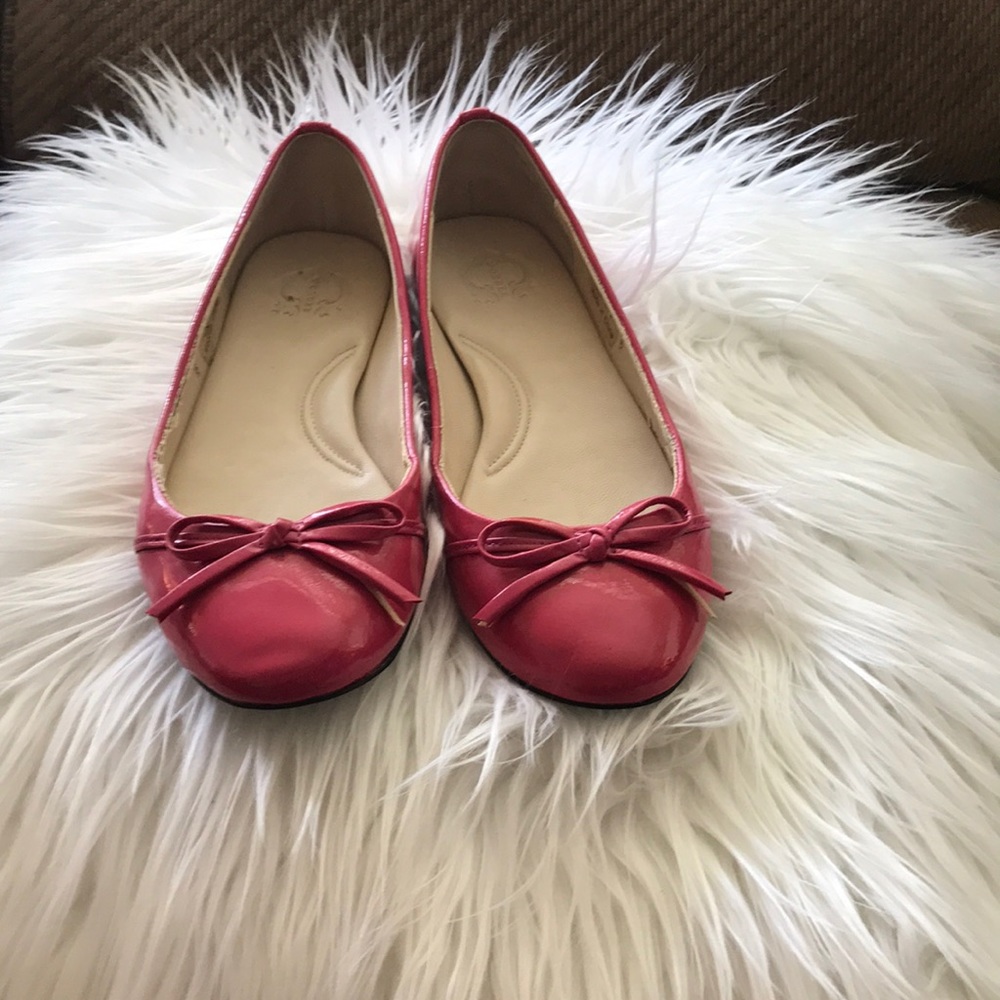 C Wonder little red bow shoes.